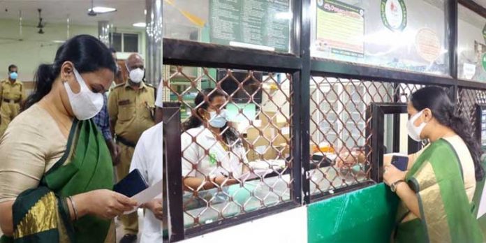 മരുന്ന് കുറിപ്പുമായി കാരുണ്യയില് എത്തി മന്ത്രി ; മരുന്നില്ലെന്ന് മറുപടി – ഉടൻ നടപടി മരുന്ന് കുറിപ്പുമായി കാരുണ്യയില് എത്തി മന്ത്രി ; മരുന്നില്ലെന്ന് മറുപടി – ഉടൻ നടപടി