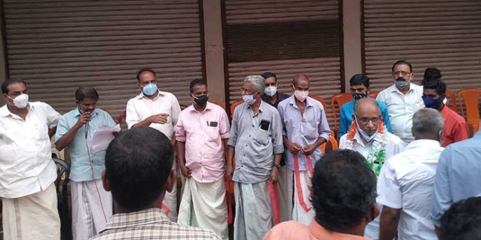 തൊഴിലാളി ജാഥയ്ക്ക്
ഉജ്വല സ്വീകരണം തൊഴിലാളി ജാഥയ്ക്ക്
ഉജ്വല സ്വീകരണം