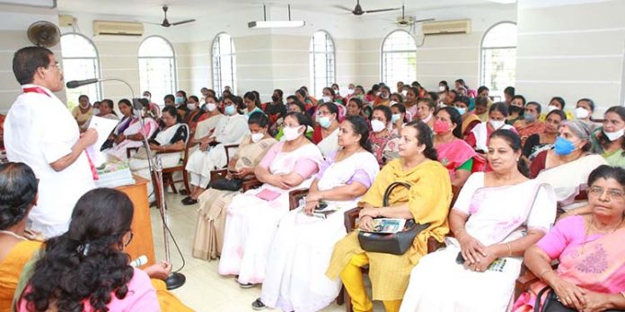 വനിതാ ശാക്തീകരണം കുടുംബങ്ങളില് നിന്നു തുടങ്ങണം ; തോമസ് ചാഴികാടന് എം പി വനിതാ ശാക്തീകരണം കുടുംബങ്ങളില് നിന്നു തുടങ്ങണം ; തോമസ് ചാഴികാടന് എം പി