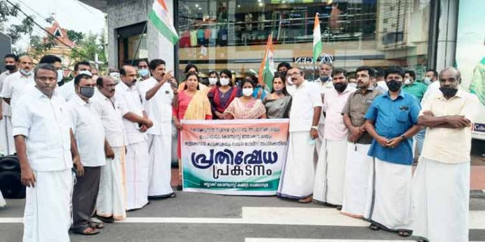 കെ-റെയില് പദ്ധതിക്കെതിരെ ഉയര്ന്നു വരുന്ന ജനരോഷം തകര്ക്കാന് കഴിയില്ല : സുനില് പി.ഉമ്മന് കെ-റെയില് പദ്ധതിക്കെതിരെ ഉയര്ന്നു വരുന്ന ജനരോഷം തകര്ക്കാന് കഴിയില്ല : സുനില് പി.ഉമ്മന്