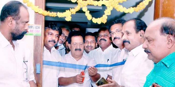 കോണ്ഗ്രസ് മതേതര ഇന്ത്യയുടെ പ്രതീക്ഷ : രമേശ് ചെന്നിത്തല കോണ്ഗ്രസ് മതേതര ഇന്ത്യയുടെ പ്രതീക്ഷ : രമേശ് ചെന്നിത്തല