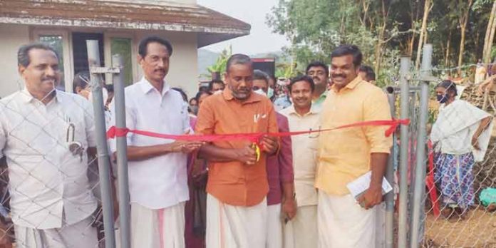 കാട്ടുപന്നിയെ പ്രതിരോധിക്കാന് വേലിനിര്മ്മാണം ; ജില്ലാ പഞ്ചായത്ത് പദ്ധതി ഉദ്ഘാടനം ചെയ്തു കാട്ടുപന്നിയെ പ്രതിരോധിക്കാന് വേലിനിര്മ്മാണം ; ജില്ലാ പഞ്ചായത്ത് പദ്ധതി ഉദ്ഘാടനം ചെയ്തു