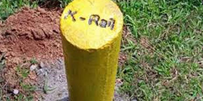 കോട്ടയത്തും തിരുവനന്തപുരത്തും സിൽവർ ലൈൻ കല്ലിടലിനെതിരെ പ്രതിഷേധം കോട്ടയത്തും തിരുവനന്തപുരത്തും സിൽവർ ലൈൻ കല്ലിടലിനെതിരെ പ്രതിഷേധം