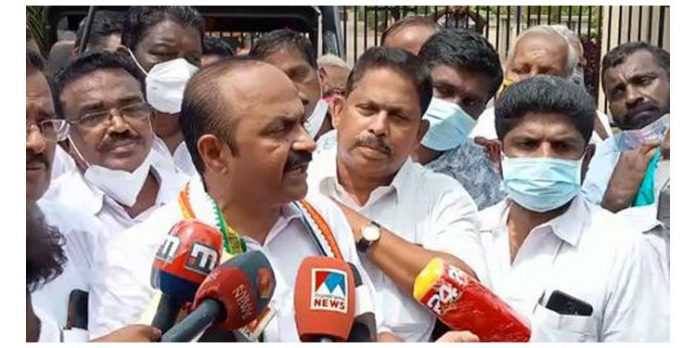 സിൽവർ ലൈൻ വിഷയം ; പദ്ധതിയിൽ ദുരൂഹത – സര്ക്കാര് ജനങ്ങളെ കബളിപ്പിക്കുന്നെന്ന് വി.ഡി സതീശന് സിൽവർ ലൈൻ വിഷയം ; പദ്ധതിയിൽ ദുരൂഹത – സര്ക്കാര് ജനങ്ങളെ കബളിപ്പിക്കുന്നെന്ന് വി.ഡി സതീശന്