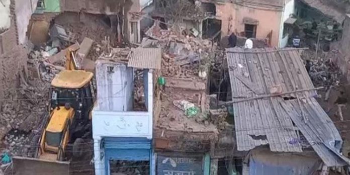 ബിഹാറിൽ മൂന്ന് നില കെട്ടിടത്തിൽ സ്ഫോടനം ; 7 മരണം – 10പേർക്ക് പരുക്ക് ബിഹാറിൽ മൂന്ന് നില കെട്ടിടത്തിൽ സ്ഫോടനം ; 7 മരണം – 10പേർക്ക് പരുക്ക്