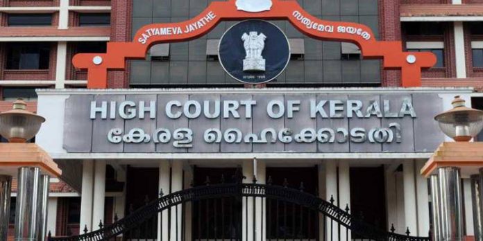 വ്യാജമൊഴി നല്കാന് ബൈജു പൗലോസ് ഭീഷണിപ്പെടുത്തിയെന്ന സാക്ഷിയുടെ ഹര്ജി ; സര്ക്കാര് നിലപാട് തേടി കോടതി വ്യാജമൊഴി നല്കാന് ബൈജു പൗലോസ് ഭീഷണിപ്പെടുത്തിയെന്ന സാക്ഷിയുടെ ഹര്ജി ; സര്ക്കാര് നിലപാട് തേടി കോടതി