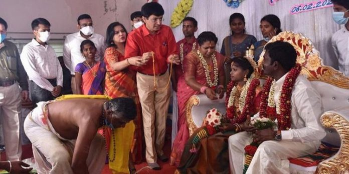 സുനാമി വിതച്ച അനാഥത്വം ; വിവാഹത്തിനെത്തി അന്ന് കരുതലായ കരങ്ങൾ… സുനാമി വിതച്ച അനാഥത്വം ; വിവാഹത്തിനെത്തി അന്ന് കരുതലായ കരങ്ങൾ…