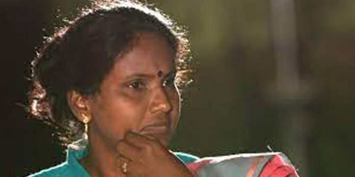 സ്ത്രീ എന്ന പരിഗണന പോലുമില്ലേ? ; പുരുഷ പോലീസുകാര് കയ്യേറ്റം ചെയ്തെന്ന് രമ്യാ ഹരിദാസ് എംപി സ്ത്രീ എന്ന പരിഗണന പോലുമില്ലേ? ; പുരുഷ പോലീസുകാര് കയ്യേറ്റം ചെയ്തെന്ന് രമ്യാ ഹരിദാസ് എംപി