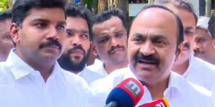 സമരക്കാരെ പരിഹസിക്കുന്നു ; പ്രതിഷേധ സമരങ്ങളോട് സർക്കാരിന് എന്താണിത്ര അസഹിഷ്ണുത? – വി.ഡി സതീശൻ സമരക്കാരെ പരിഹസിക്കുന്നു ; പ്രതിഷേധ സമരങ്ങളോട് സർക്കാരിന് എന്താണിത്ര അസഹിഷ്ണുത? – വി.ഡി സതീശൻ
