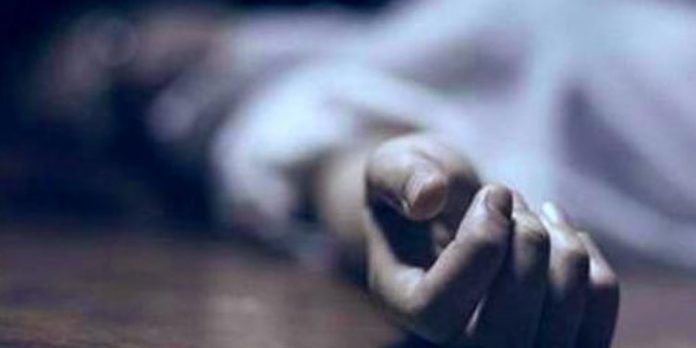 കാലടിയിൽ ഓട്ടോ ഡ്രൈവർ തീ കൊളുത്തി ആത്മഹത്യ ചെയ്തു കാലടിയിൽ ഓട്ടോ ഡ്രൈവർ തീ കൊളുത്തി ആത്മഹത്യ ചെയ്തു
