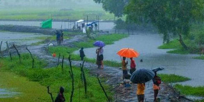മൂന്ന് ദിവസം ഇടിമിന്നലോട് കൂടിയ മഴയ്ക്ക് സാധ്യത ; മുന്നറിയിപ്പുമായി കേന്ദ്ര കാലാവസ്ഥാ വകുപ്പ് മൂന്ന് ദിവസം ഇടിമിന്നലോട് കൂടിയ മഴയ്ക്ക് സാധ്യത ; മുന്നറിയിപ്പുമായി കേന്ദ്ര കാലാവസ്ഥാ വകുപ്പ്