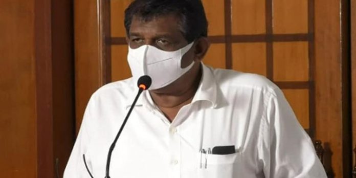 കെഎസ്ആർടിസി ബസിൽ യാത്രക്കാരിയെ അപമാനിച്ച സംഭവം ; കണ്ടക്ടർക്ക് വീഴ്ച സംഭവിച്ചെന്ന് ഗതാഗത മന്ത്രി കെഎസ്ആർടിസി ബസിൽ യാത്രക്കാരിയെ അപമാനിച്ച സംഭവം ; കണ്ടക്ടർക്ക് വീഴ്ച സംഭവിച്ചെന്ന് ഗതാഗത മന്ത്രി