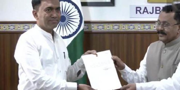 ഗോവയില് പ്രമോദ് സാവന്ത് രാജി സമർപ്പിച്ചു ; മന്ത്രിസഭാ രൂപീകരണത്തില് കേന്ദ്രനേതൃത്വം തീരുമാനമെടുക്കും ഗോവയില് പ്രമോദ് സാവന്ത് രാജി സമർപ്പിച്ചു ; മന്ത്രിസഭാ രൂപീകരണത്തില് കേന്ദ്രനേതൃത്വം തീരുമാനമെടുക്കും