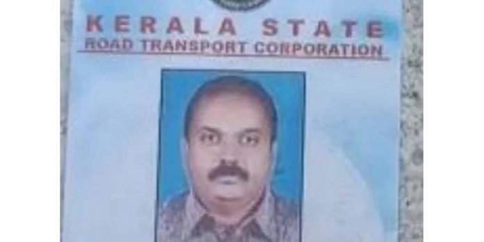 കെഎസ്ആർടിസി മുൻ ജീവനക്കാരൻ നടുറോഡിൽ തീകൊളുത്തി ആത്മഹത്യ ചെയ്തു കെഎസ്ആർടിസി മുൻ ജീവനക്കാരൻ നടുറോഡിൽ തീകൊളുത്തി ആത്മഹത്യ ചെയ്തു