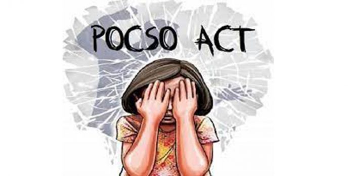 കാസർഗോഡ് ഒരേ സ്കൂളിലെ ഏഴ് വിദ്യാർഥിനികളെ പീഡിപ്പിച്ചതായി പരാതി കാസർഗോഡ് ഒരേ സ്കൂളിലെ ഏഴ് വിദ്യാർഥിനികളെ പീഡിപ്പിച്ചതായി പരാതി