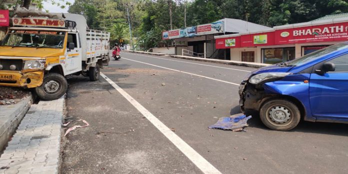 ഇളകൊള്ളൂർ ബ്ലോക്ക് ഓഫീസിന് സമീപം കാറും പിക്കപ്പ് വാനും കൂട്ടിയിടിച്ച് അപകടം ഇളകൊള്ളൂർ ബ്ലോക്ക് ഓഫീസിന് സമീപം കാറും പിക്കപ്പ് വാനും കൂട്ടിയിടിച്ച് അപകടം