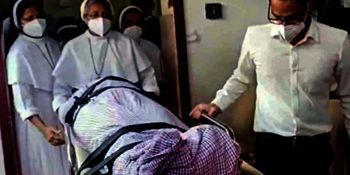 സന്യസ്ത വിദ്യാർത്ഥിനിയെ കോൺവെന്റിൽ തൂങ്ങിമരിച്ച നിലയിൽ കണ്ടെത്തി സന്യസ്ത വിദ്യാർത്ഥിനിയെ കോൺവെന്റിൽ തൂങ്ങിമരിച്ച നിലയിൽ കണ്ടെത്തി