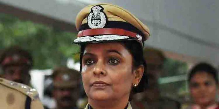 മത- രാഷ്ട്രീയ സംഘടനകള്ക്ക് ഫയര് ഫോഴ്സ് പരിശീലനം നല്കേണ്ട : ബി.സന്ധ്യ മത- രാഷ്ട്രീയ സംഘടനകള്ക്ക് ഫയര് ഫോഴ്സ് പരിശീലനം നല്കേണ്ട : ബി.സന്ധ്യ