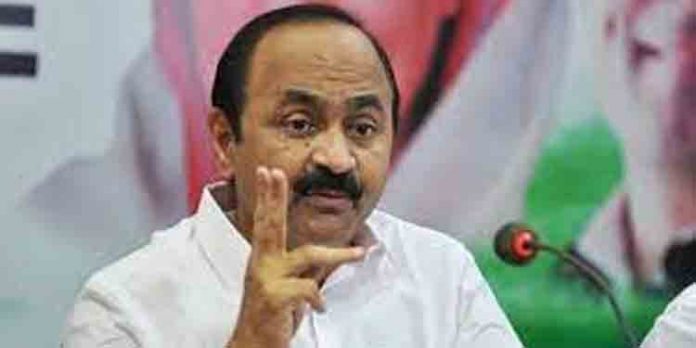 രണ്ടാം പിണറായി സര്ക്കാറിന്റെ ഒന്നാം വാര്ഷികാഘോഷം പ്രതിപക്ഷം ബഹിഷ്ക്കരിക്കും : വി.ഡി സതീശന് രണ്ടാം പിണറായി സര്ക്കാറിന്റെ ഒന്നാം വാര്ഷികാഘോഷം പ്രതിപക്ഷം ബഹിഷ്ക്കരിക്കും : വി.ഡി സതീശന്