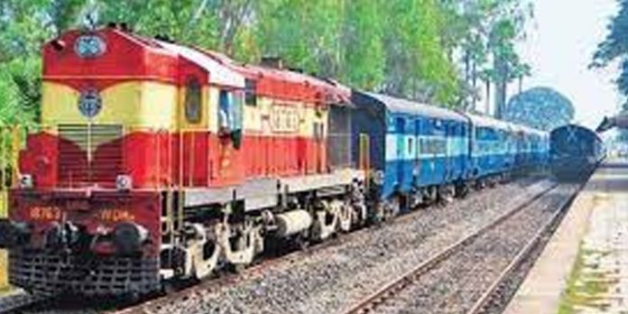 ജനശതാബ്ദി ഉള്പ്പെടെ 11 ട്രെയിനുകളുടെ സമയത്തില് മാറ്റം ജനശതാബ്ദി ഉള്പ്പെടെ 11 ട്രെയിനുകളുടെ സമയത്തില് മാറ്റം