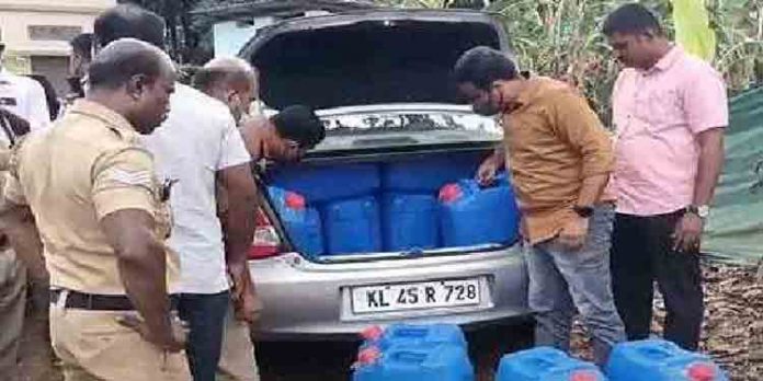 ചാലക്കുടിയില് വന് സ്പിരിറ്റ് വേട്ട ; 450 ലിറ്റര് പിടികൂടി – ഒരാള് പിടിയില് ചാലക്കുടിയില് വന് സ്പിരിറ്റ് വേട്ട ; 450 ലിറ്റര് പിടികൂടി – ഒരാള് പിടിയില്
