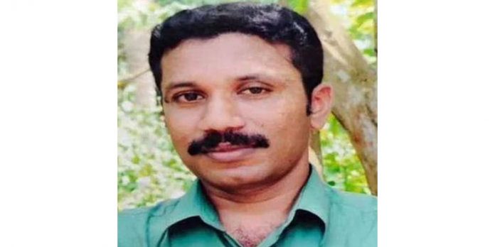 തലയ്ക്ക് പരിക്കേറ്റ യുവാവ് മരിച്ചു ; സംഘര്ഷത്തിന് കാരണം വാട്സാപ്പ് ഗ്രൂപ്പിലെ തര്ക്കമെന്ന് മൊഴി തലയ്ക്ക് പരിക്കേറ്റ യുവാവ് മരിച്ചു ; സംഘര്ഷത്തിന് കാരണം വാട്സാപ്പ് ഗ്രൂപ്പിലെ തര്ക്കമെന്ന് മൊഴി