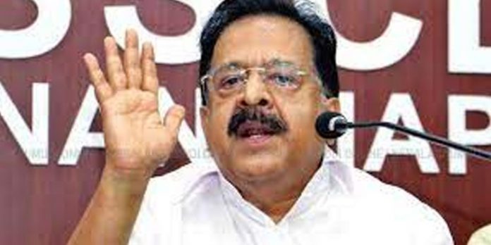 ഐഎന്ടിയുസിയെ ഇളക്കിവിടാന് മാത്രം താന് അത്ര ചീപ്പല്ലെന്ന് രമേശ് ചെന്നിത്തല ഐഎന്ടിയുസിയെ ഇളക്കിവിടാന് മാത്രം താന് അത്ര ചീപ്പല്ലെന്ന് രമേശ് ചെന്നിത്തല