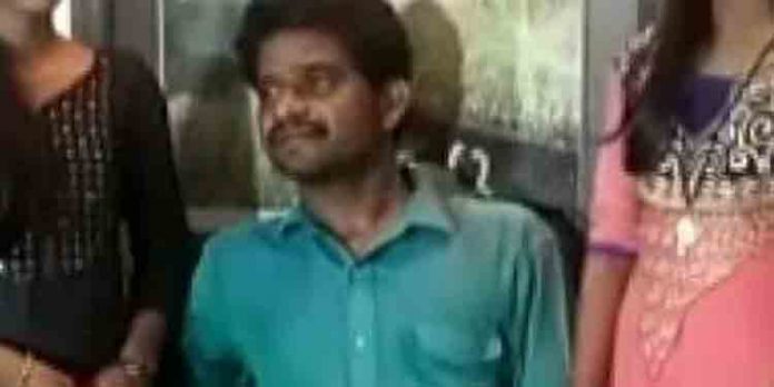 കുട്ടികളെ ഇറക്കിവിട്ടുള്ള ജപ്തി ; നിയമനടപടിക്കൊരുങ്ങി അജേഷ് കുട്ടികളെ ഇറക്കിവിട്ടുള്ള ജപ്തി ; നിയമനടപടിക്കൊരുങ്ങി അജേഷ്