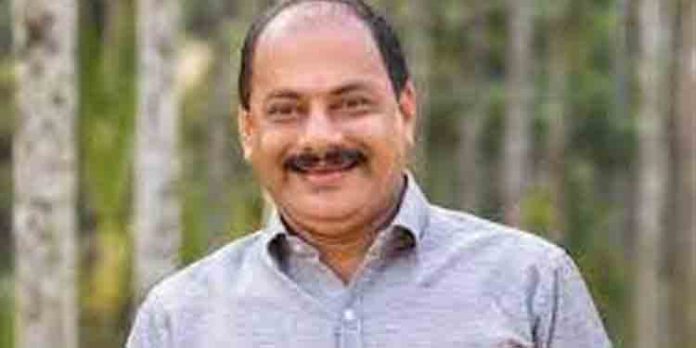 കൗണ്സിലറെ തലയ്ക്കടിച്ച് കൊലപ്പെടുത്തിയ കേസില് പ്രതി രക്ഷപ്പെട്ട ബൈക്ക് കസ്റ്റഡിയിലെടുത്തു കൗണ്സിലറെ തലയ്ക്കടിച്ച് കൊലപ്പെടുത്തിയ കേസില് പ്രതി രക്ഷപ്പെട്ട ബൈക്ക് കസ്റ്റഡിയിലെടുത്തു
