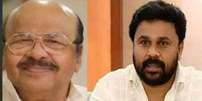 നടിയെ ആക്രമിച്ച കേസ് ; ദിലീപിന്റെ അഭിഭാഷകർക്ക് നോട്ടീസ് അയക്കാൻ ബാർ കൗൺസിലിന്റെ തീരുമാനം നടിയെ ആക്രമിച്ച കേസ് ; ദിലീപിന്റെ അഭിഭാഷകർക്ക് നോട്ടീസ് അയക്കാൻ ബാർ കൗൺസിലിന്റെ തീരുമാനം