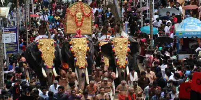 11 ദിവസം നീളുന്ന അങ്ങാടിപ്പുറം തിരുമാന്ധാംകുന്ന് പൂരാഘോഷത്തിന് പുറപ്പാടെഴുന്നള്ളത്തോടെ തുടക്കം 11 ദിവസം നീളുന്ന അങ്ങാടിപ്പുറം തിരുമാന്ധാംകുന്ന് പൂരാഘോഷത്തിന് പുറപ്പാടെഴുന്നള്ളത്തോടെ തുടക്കം