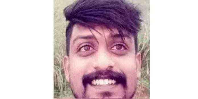 ഇടുക്കിയില് വിനോദ സഞ്ചാരത്തിനെത്തിയ കുടുംബത്തിലെ ഒരാള് ഇടിമിന്നലേറ്റ് മരിച്ചു ഇടുക്കിയില് വിനോദ സഞ്ചാരത്തിനെത്തിയ കുടുംബത്തിലെ ഒരാള് ഇടിമിന്നലേറ്റ് മരിച്ചു