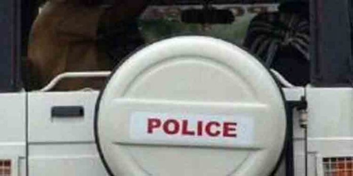 ഗള്ഫിലേക്ക് കടക്കാന് ശ്രമിക്കുന്നതിനിടെ കഞ്ചാവ് കേസിലെ പ്രതി കസ്റ്റഡിയില് നിന്ന് രക്ഷപ്പെട്ടു ഗള്ഫിലേക്ക് കടക്കാന് ശ്രമിക്കുന്നതിനിടെ കഞ്ചാവ് കേസിലെ പ്രതി കസ്റ്റഡിയില് നിന്ന് രക്ഷപ്പെട്ടു