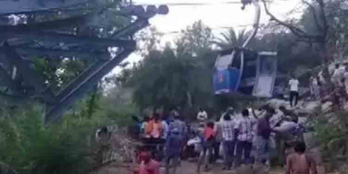 റോപ്പ്വേയിലെ കേബിള് കാറുകള് തമ്മില് കൂട്ടിയിടിച്ചുണ്ടായ അപകടത്തില് 10 പേര്ക്ക് പരിക്കേറ്റു റോപ്പ്വേയിലെ കേബിള് കാറുകള് തമ്മില് കൂട്ടിയിടിച്ചുണ്ടായ അപകടത്തില് 10 പേര്ക്ക് പരിക്കേറ്റു