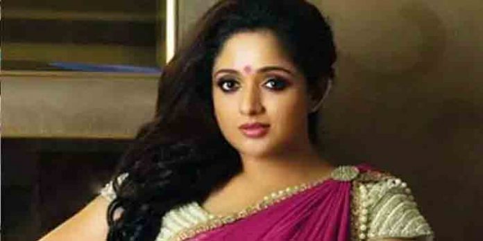 നടി കാവ്യാ മാധവനെ ചോദ്യം ചെയ്യുന്നത് ബുധനാഴ്ചത്തേക്ക് മാറ്റി നടി കാവ്യാ മാധവനെ ചോദ്യം ചെയ്യുന്നത് ബുധനാഴ്ചത്തേക്ക് മാറ്റി