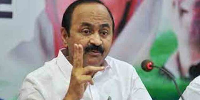 കര്ഷക ആത്മഹത്യ നടന്ന അപ്പര് കുട്ടനാട് യു.ഡി.എഫ് സംഘം സന്ദര്ശിക്കുo : വി.ഡി. സതീശന് കര്ഷക ആത്മഹത്യ നടന്ന അപ്പര് കുട്ടനാട് യു.ഡി.എഫ് സംഘം സന്ദര്ശിക്കുo : വി.ഡി. സതീശന്