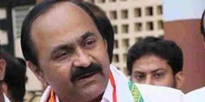 ആത്മഹത്യ ചെയ്ത കര്ഷകന്റെ വീട്ടില് ഇന്ന് പ്രതിപക്ഷ സംഘമെത്തും ആത്മഹത്യ ചെയ്ത കര്ഷകന്റെ വീട്ടില് ഇന്ന് പ്രതിപക്ഷ സംഘമെത്തും