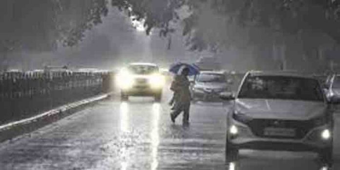 മഴ തുടരും ; ഏഴ് ജില്ലകളില് ഇന്ന് യെല്ലോ അലേര്ട്ട് മഴ തുടരും ; ഏഴ് ജില്ലകളില് ഇന്ന് യെല്ലോ അലേര്ട്ട്