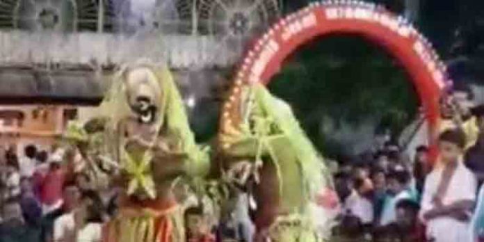 കടമ്മനിട്ട പടയണിക്ക് ഏപ്രിൽ 14ന് ചൂട്ട് വെയ്ക്കും കടമ്മനിട്ട പടയണിക്ക് ഏപ്രിൽ 14ന് ചൂട്ട് വെയ്ക്കും