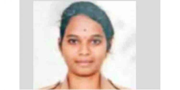 അര്ധരാത്രി കാറില് ട്രക്കിടിച്ച് പോലീസ് ഉദ്യോഗസ്ഥ മരിച്ചു അര്ധരാത്രി കാറില് ട്രക്കിടിച്ച് പോലീസ് ഉദ്യോഗസ്ഥ മരിച്ചു