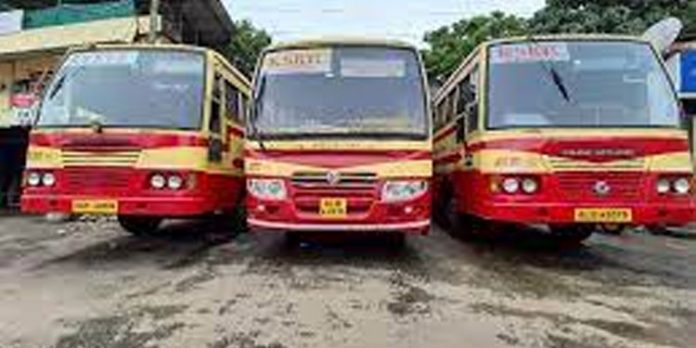 ശമ്പളം ലഭിക്കാത്തതില് പ്രതിഷേധിച്ച് കെഎസ്ആര്ടിസി ജീവനക്കാര് സമരത്തിലേക്ക് ; ഏപ്രിൽ 28ന് സൂചനാ പണിമുടക്ക് ശമ്പളം ലഭിക്കാത്തതില് പ്രതിഷേധിച്ച് കെഎസ്ആര്ടിസി ജീവനക്കാര് സമരത്തിലേക്ക് ; ഏപ്രിൽ 28ന് സൂചനാ പണിമുടക്ക്