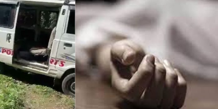 റോഡരികില് നിര്ത്തിയിട്ട ഓംനി വാനിനുള്ളില് യുവാവിനെ മരിച്ച നിലയില് കണ്ടെത്തി റോഡരികില് നിര്ത്തിയിട്ട ഓംനി വാനിനുള്ളില് യുവാവിനെ മരിച്ച നിലയില് കണ്ടെത്തി
