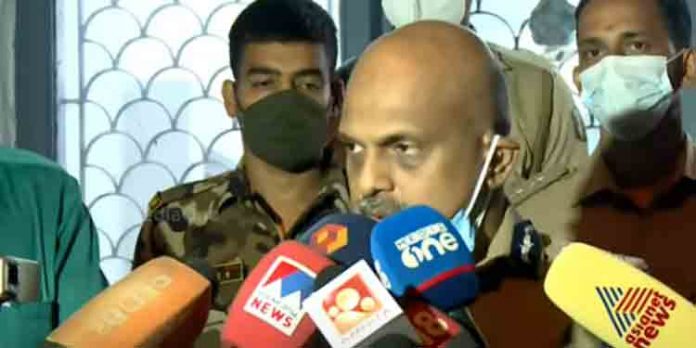 നടിയെ ആക്രമിച്ച കേസിലെ തുടരന്വേഷണ പുരോഗതി റിപ്പോര്ട്ട് കോടതിയില് സമര്പ്പിച്ചു ; നേരത്തെ സമര്പ്പിച്ചതിന്റെ ഇരട്ടിപ്പെന്ന് കോടതി നടിയെ ആക്രമിച്ച കേസിലെ തുടരന്വേഷണ പുരോഗതി റിപ്പോര്ട്ട് കോടതിയില് സമര്പ്പിച്ചു ; നേരത്തെ സമര്പ്പിച്ചതിന്റെ ഇരട്ടിപ്പെന്ന് കോടതി