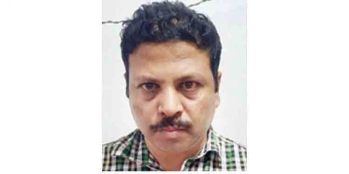 ഐസ്ക്രീം പാര്ലറില് നിന്ന് ഫോണ് മോഷ്ടിച്ചയാള് വീണ്ടും കടയിലെത്തി ; കയ്യോടെ പൊക്കി കടയുടമ ഐസ്ക്രീം പാര്ലറില് നിന്ന് ഫോണ് മോഷ്ടിച്ചയാള് വീണ്ടും കടയിലെത്തി ; കയ്യോടെ പൊക്കി കടയുടമ