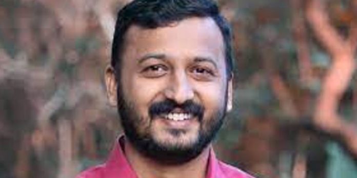 വയലില് കോലമായി വെച്ചാല് കാക്ക പോലും ഗൗനിക്കാത്തവരുടെ കൈയ്യിലാണ് ആഭ്യന്തര വകുപ്പ് ; പരിഹസിച്ച് രാഹുല് മാങ്കൂട്ടത്തില് വയലില് കോലമായി വെച്ചാല് കാക്ക പോലും ഗൗനിക്കാത്തവരുടെ കൈയ്യിലാണ് ആഭ്യന്തര വകുപ്പ് ; പരിഹസിച്ച് രാഹുല് മാങ്കൂട്ടത്തില്