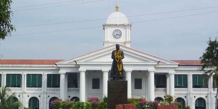 സെക്രട്ടറിയേറ്റില് ജീവനക്കാര് ഏഴു മണിക്കൂറുംജോലി ചെയ്യുന്നുണ്ടോ എന്നറിയാന് പുതിയ സംവിധാനം സെക്രട്ടറിയേറ്റില് ജീവനക്കാര് ഏഴു മണിക്കൂറുംജോലി ചെയ്യുന്നുണ്ടോ എന്നറിയാന് പുതിയ സംവിധാനം