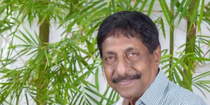 നടനും സംവിധായകനുമായ ശ്രീനിവാസന് ആശുപത്രി വിട്ടു നടനും സംവിധായകനുമായ ശ്രീനിവാസന് ആശുപത്രി വിട്ടു
