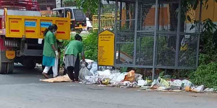വാര്ത്തകള്ക്കു പിന്നാലെ മാലിന്യ പ്രശ്നത്തില് നടപടിയുമായി പഴവങ്ങാടി പഞ്ചായത്ത് വാര്ത്തകള്ക്കു പിന്നാലെ മാലിന്യ പ്രശ്നത്തില് നടപടിയുമായി പഴവങ്ങാടി പഞ്ചായത്ത്