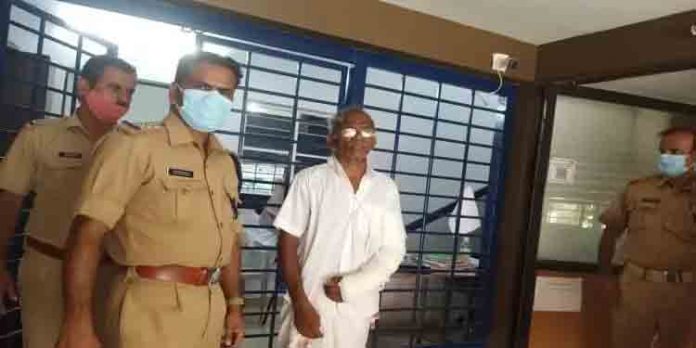 വീട്ടമ്മയെ കഴുത്തറുത്ത് കൊലപ്പെടുത്തിയ കേസില് ഭര്ത്താവ് അറസ്റ്റില് വീട്ടമ്മയെ കഴുത്തറുത്ത് കൊലപ്പെടുത്തിയ കേസില് ഭര്ത്താവ് അറസ്റ്റില്