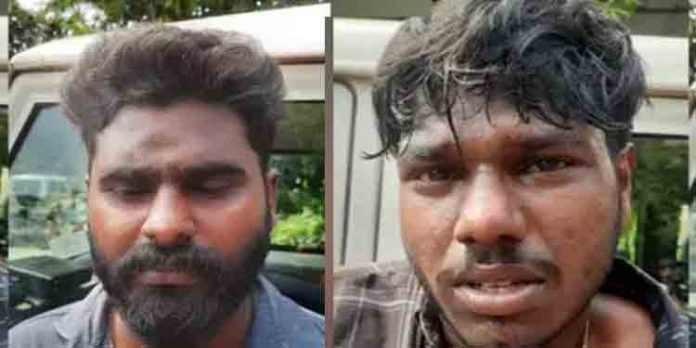 ഹാഷിഷ് ഓയിലുമായി കോളജ് വിദ്യാര്ത്ഥി ഉള്പ്പെടെ രണ്ട് യുവാക്കളെ പോലീസ് പിടികൂടി ഹാഷിഷ് ഓയിലുമായി കോളജ് വിദ്യാര്ത്ഥി ഉള്പ്പെടെ രണ്ട് യുവാക്കളെ പോലീസ് പിടികൂടി